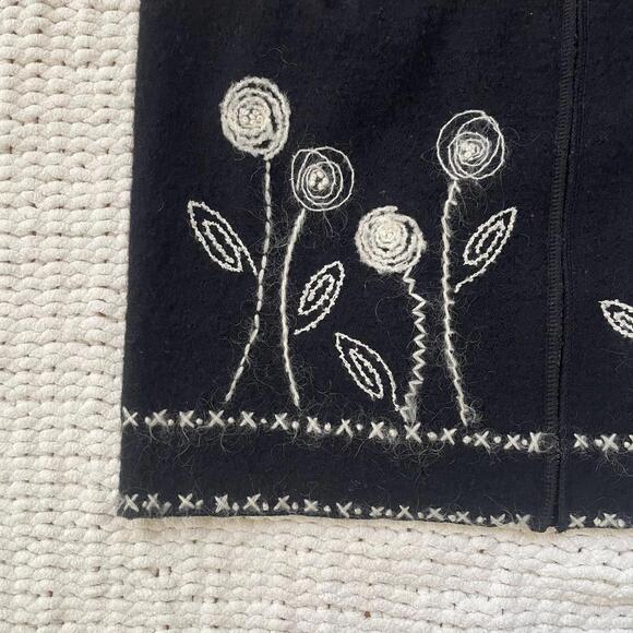 Womens Vintage Wool Embroidered Floral Rose Vest - Size Large - Picture 3 of 4